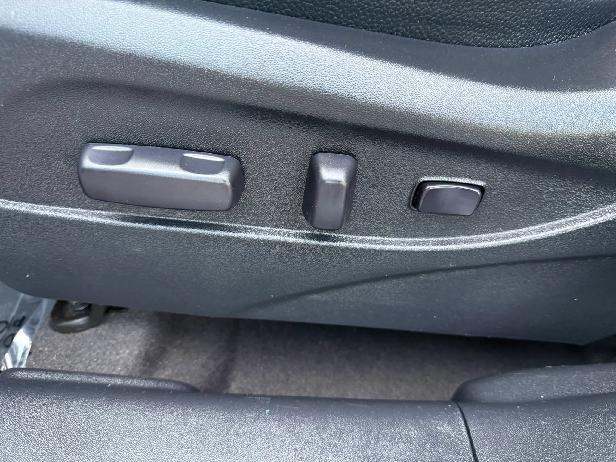 Used 2012 Hyundai Tucson Limited FWD image 16