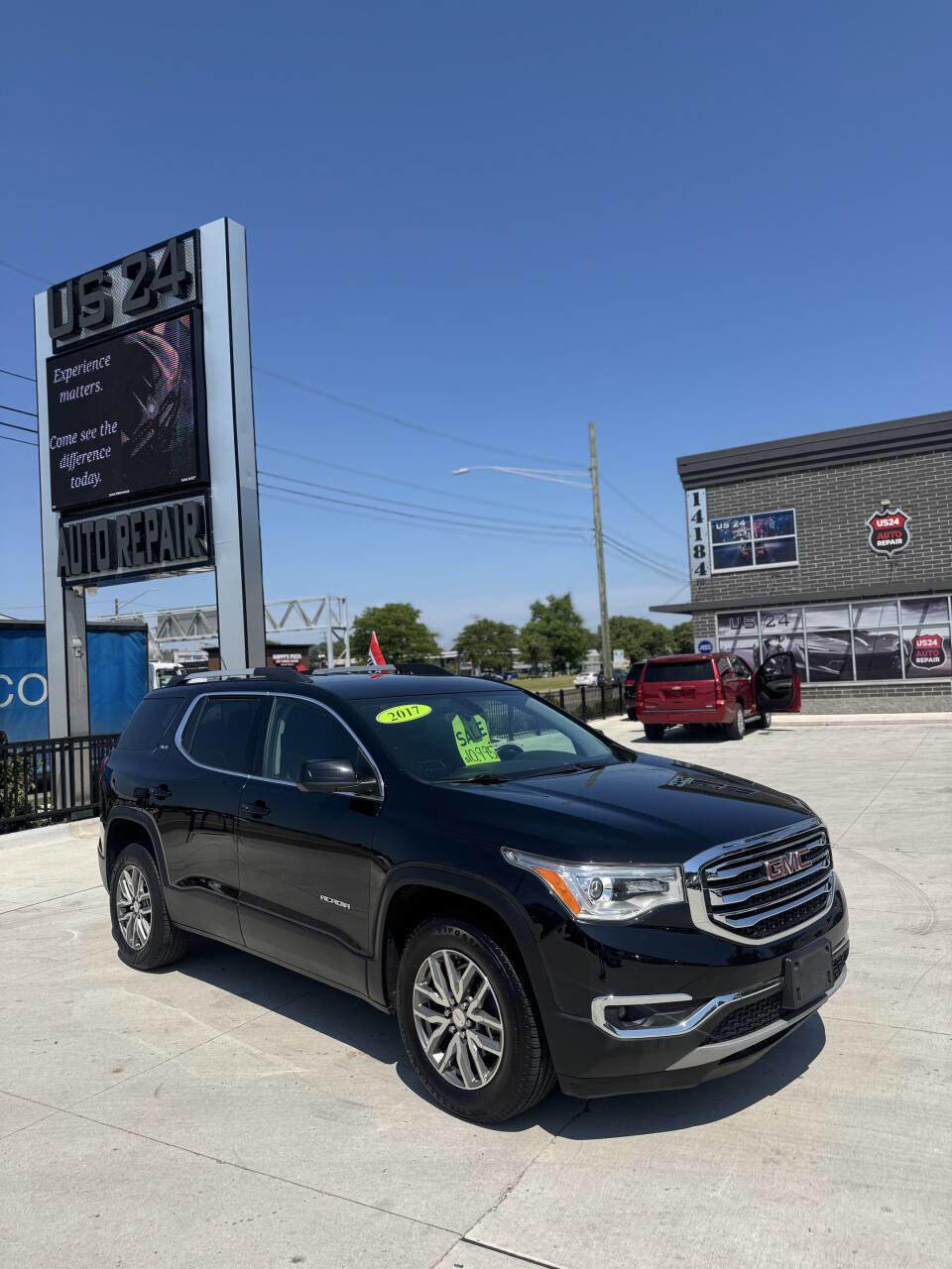 Used 2017 GMC Acadia SLE w/ Driver Alert Package I