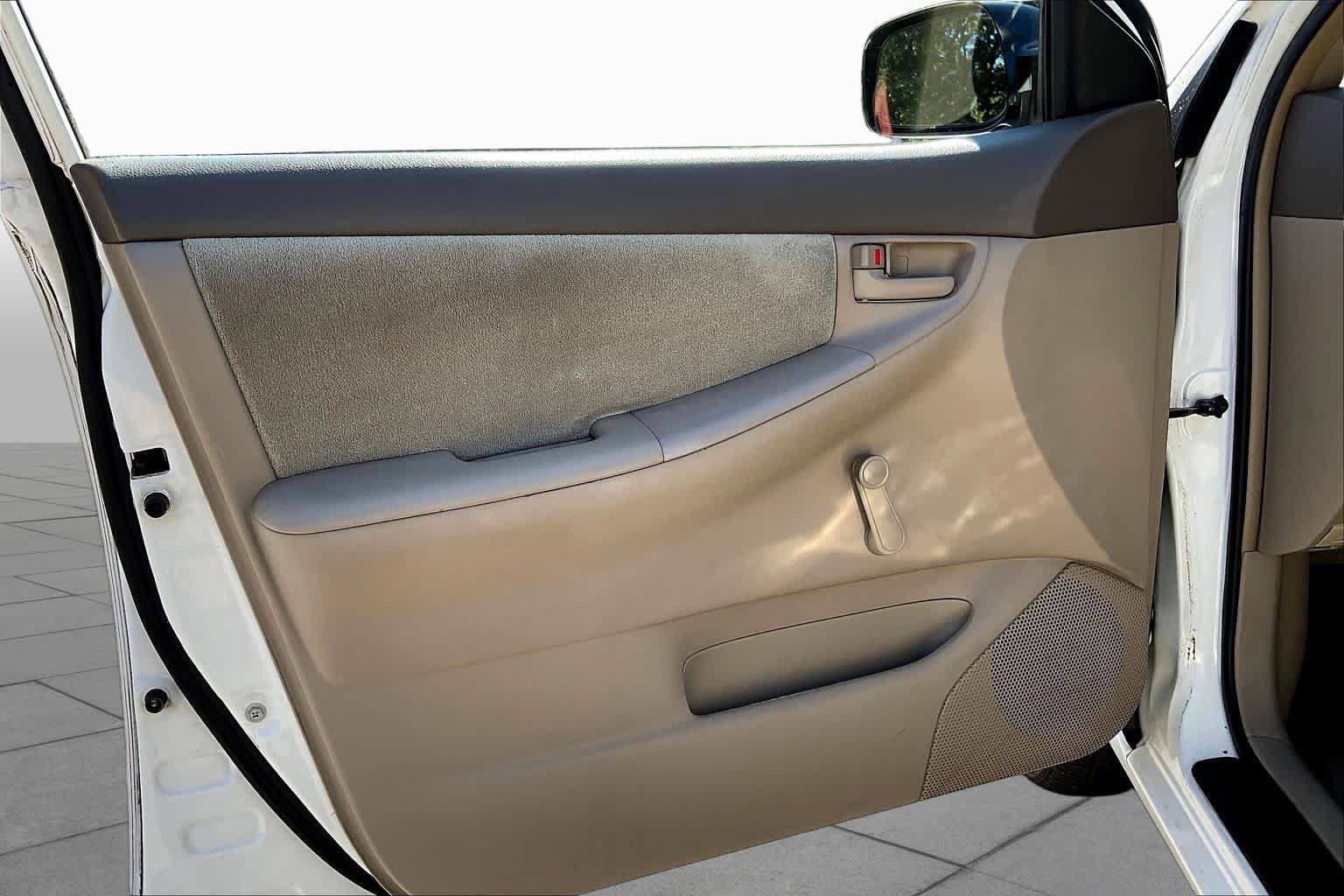 Used 2003 Toyota Corolla CE FWD image 20