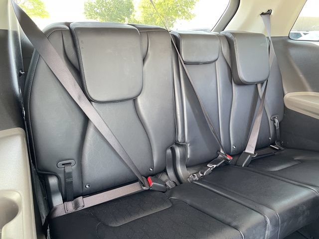 Used 2025 Kia Carnival FWD image 27