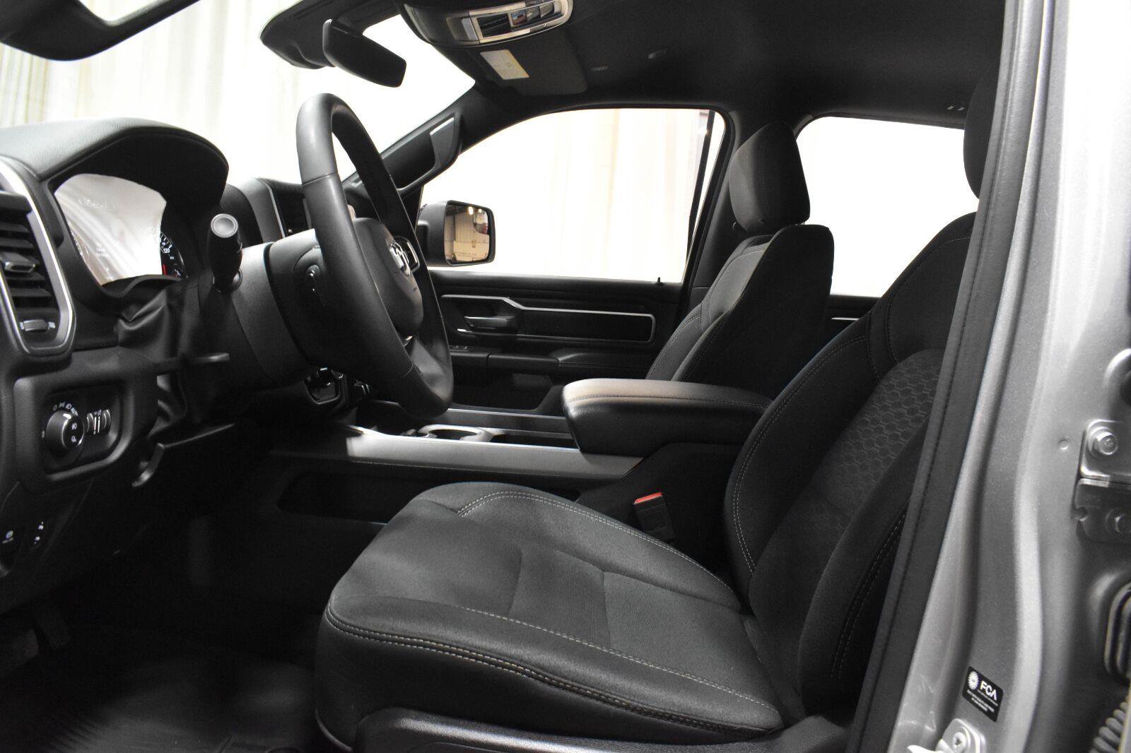 Used 2025 RAM 1500 Big Horn AWD/4WD image 3