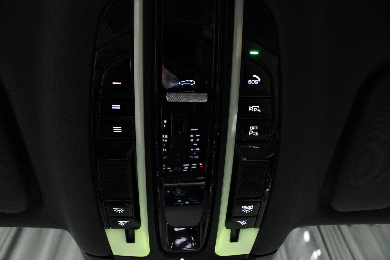 Certified 2022 Porsche Cayenne Platinum Edition AWD/4WD image 36