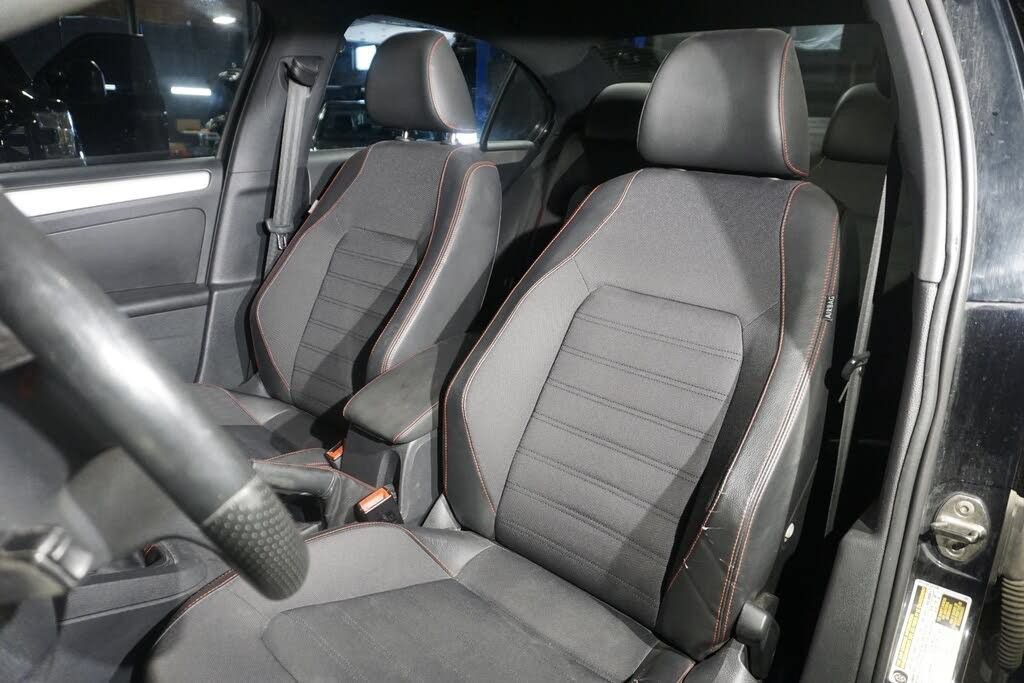 Used 2012 Volkswagen Jetta GLI FWD image 10