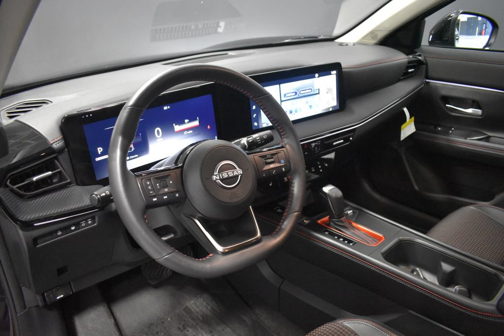 Certified 2025 Nissan Kicks SR w/ SR Premium Package AWD/4WD image 4