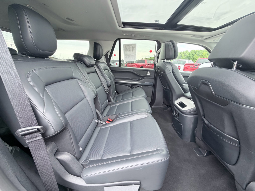 Used 2026 Lincoln Navigator Reserve AWD/4WD image 29