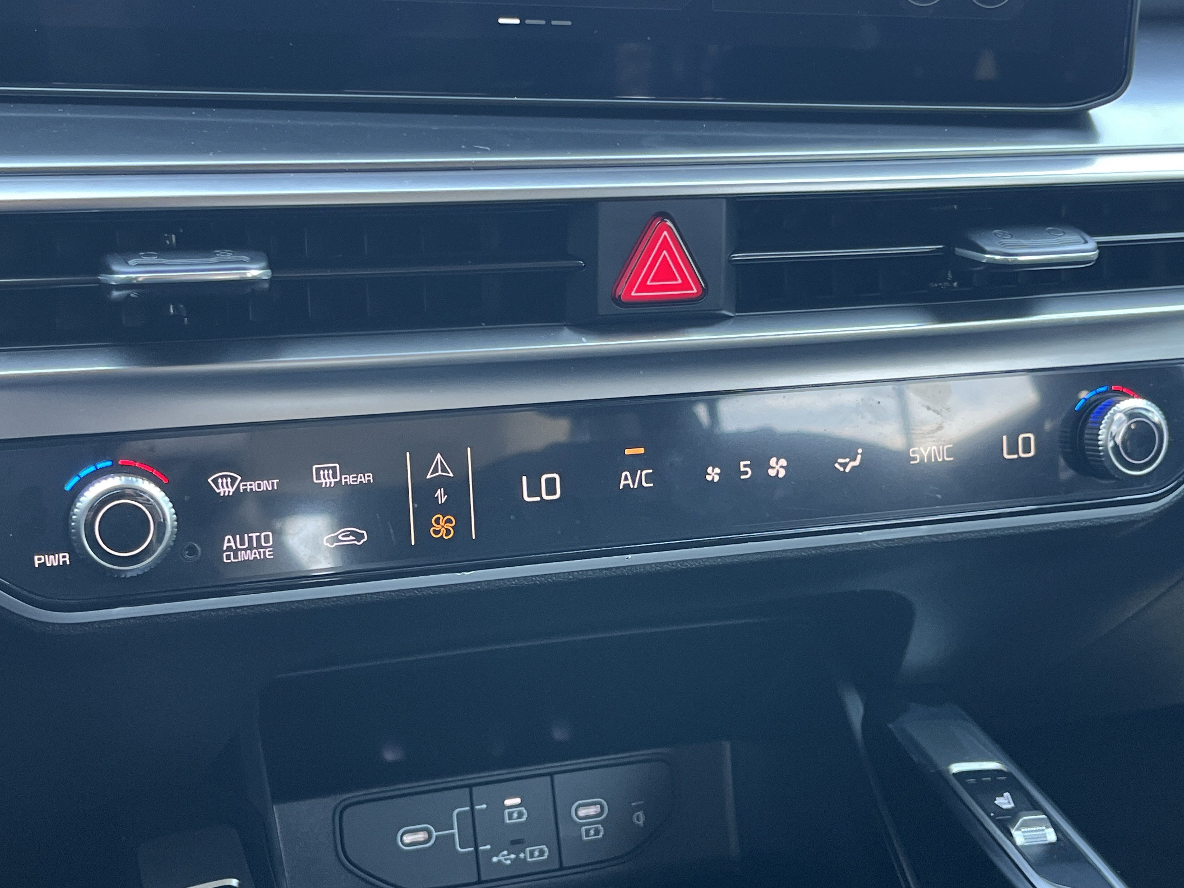 Certified 2025 Kia Sorento S w/ Panoramic Sunroof Package image 7