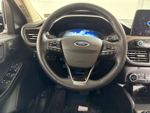 Used 2020 Ford Escape Titanium image 17