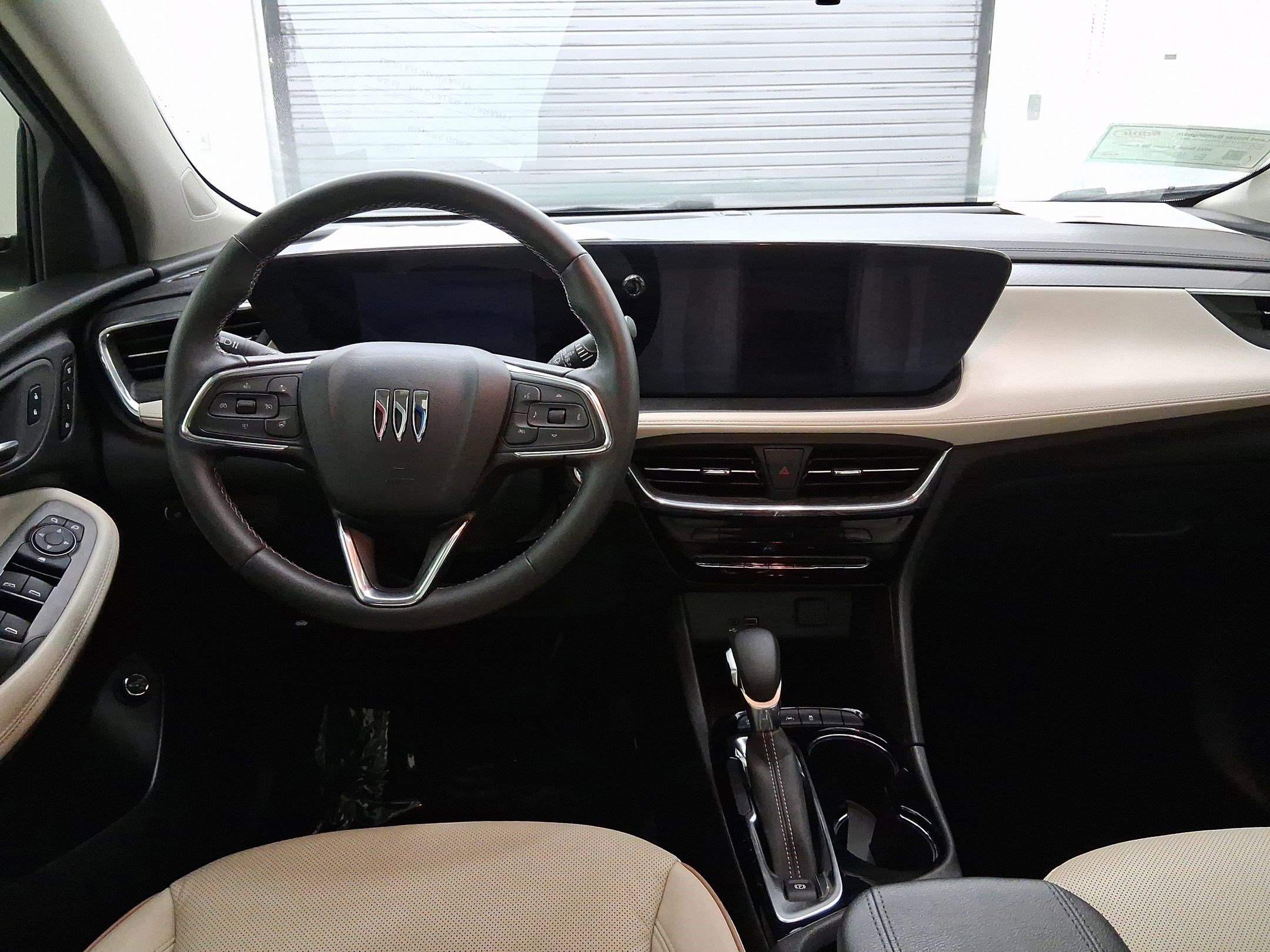 Used 2025 Buick Encore GX Avenir w/ Avenir Technology Package image 4