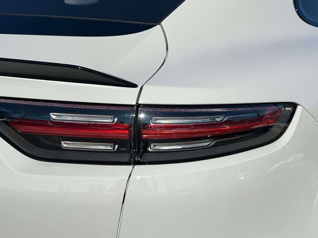 Used 2022 Porsche Cayenne Turbo GT image 8