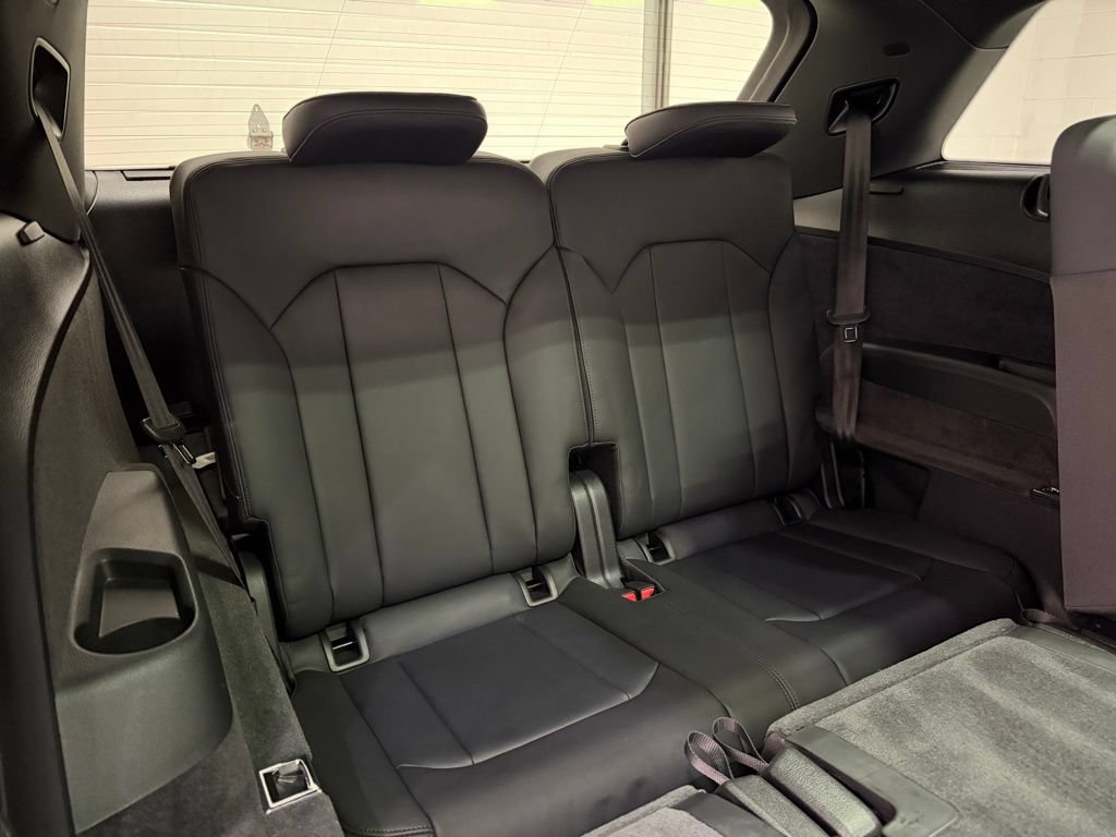 Used 2024 Audi SQ7 Premium Plus AWD/4WD image 44