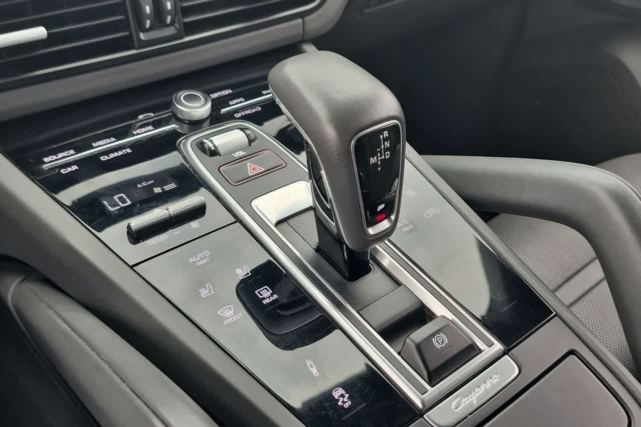 Used 2020 Porsche Cayenne AWD/4WD image 32