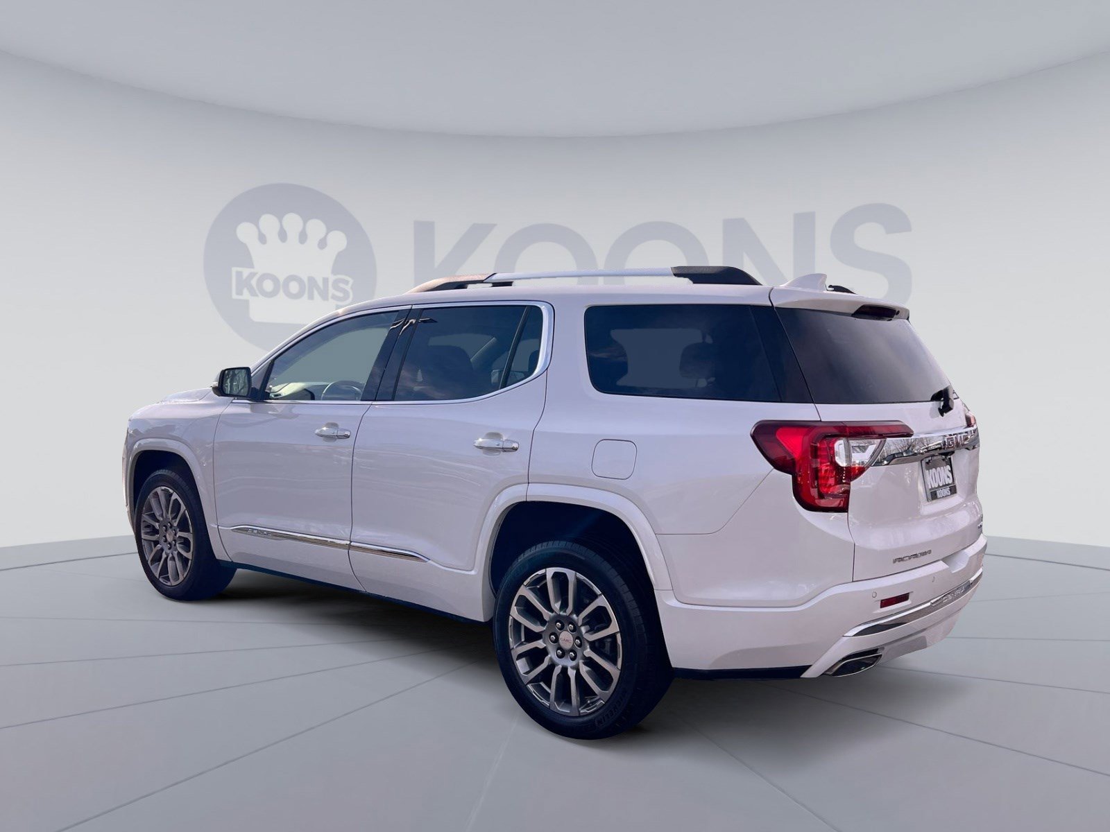 Used 2023 GMC Acadia Denali w/ Denali Technology Package image 4