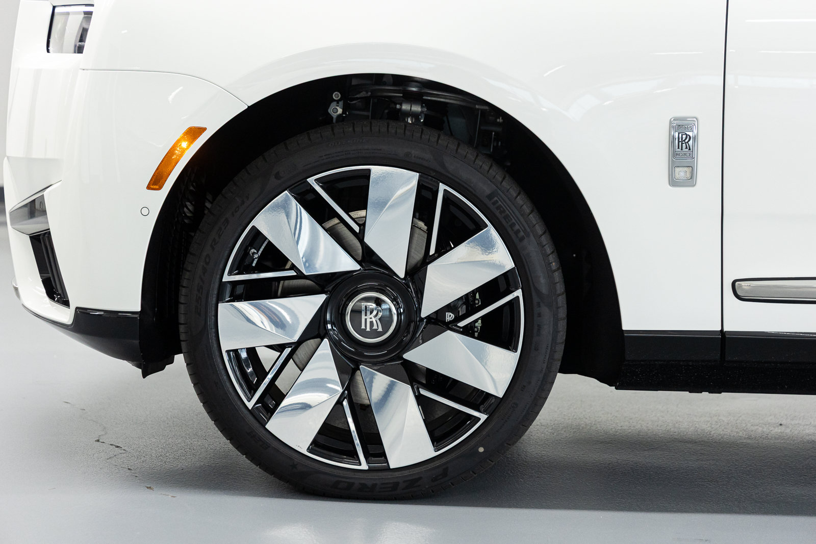 New 2026 Rolls-Royce Cullinan AWD/4WD image 21