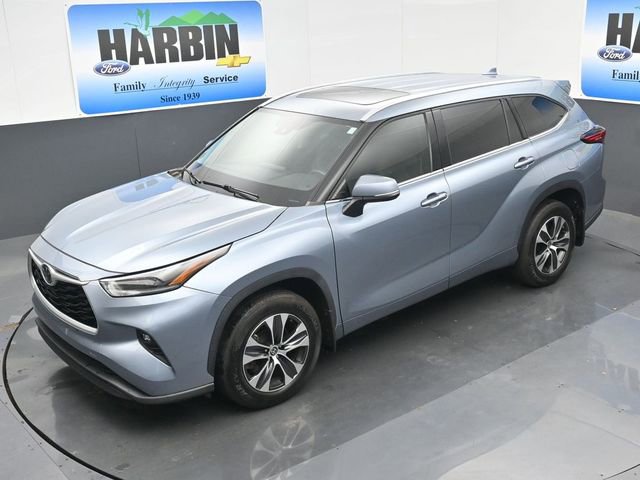 Used 2021 Toyota Highlander XLE AWD/4WD image 26