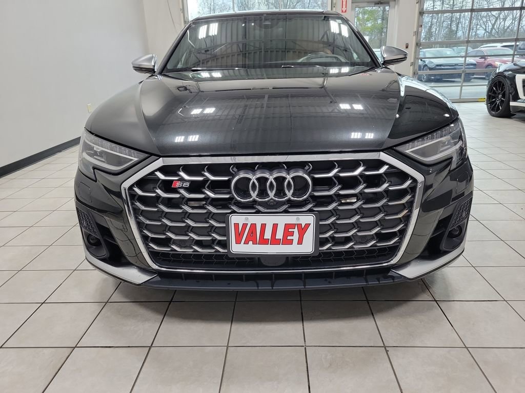 Used 2022 Audi S8 video 2