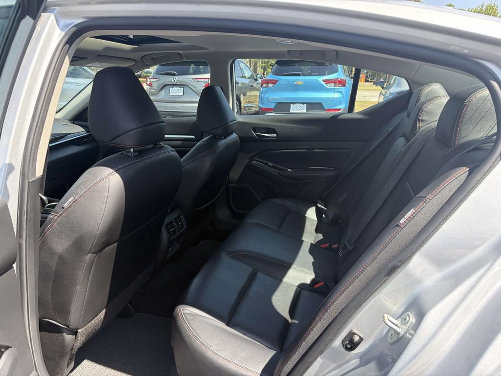Used 2024 Nissan Altima 2.0 SR FWD image 13