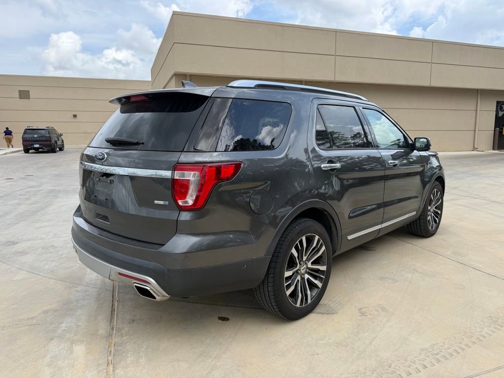 Used 2016 Ford Explorer Platinum image 3