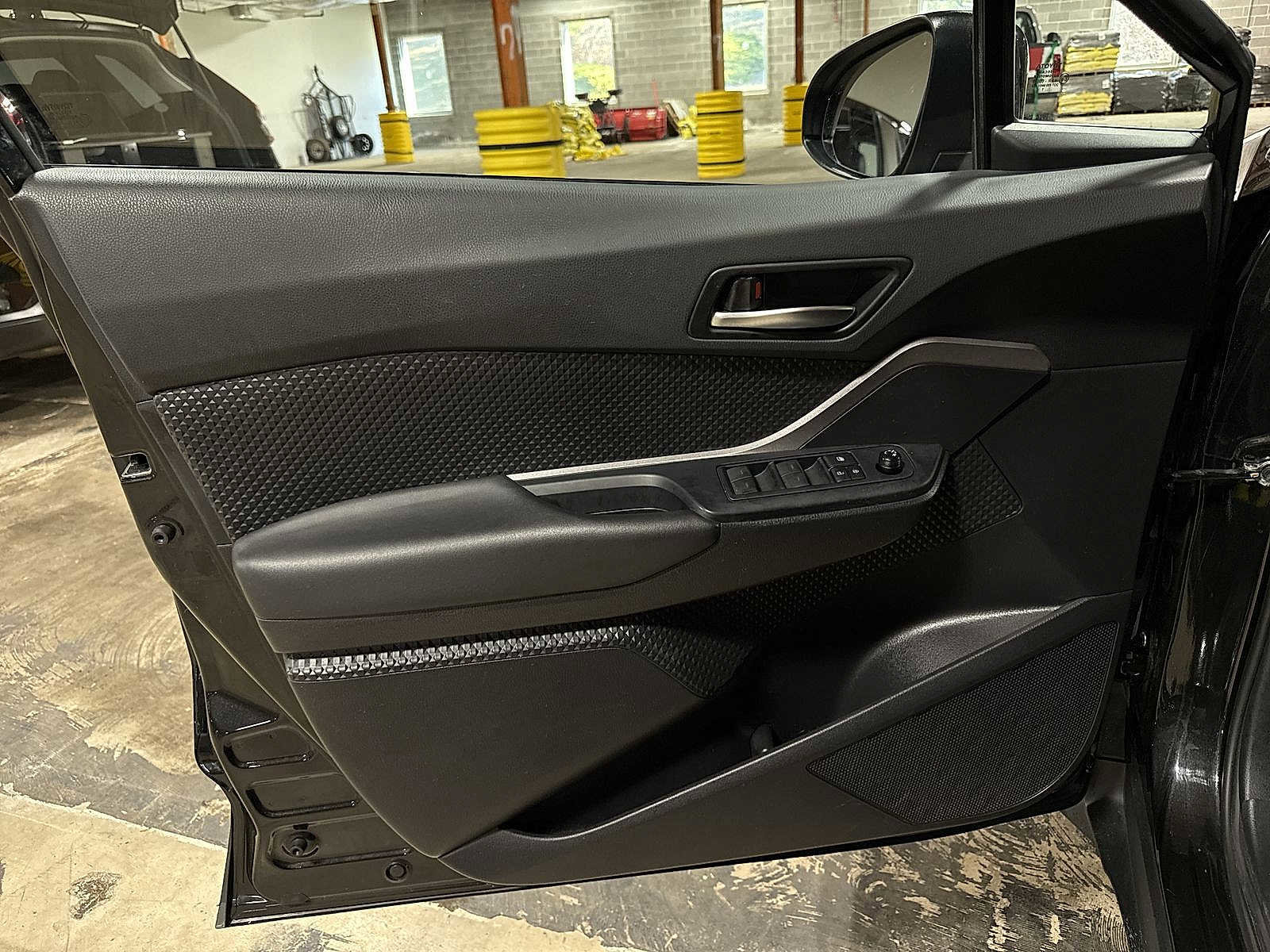 Used 2021 Toyota C-HR LE image 33