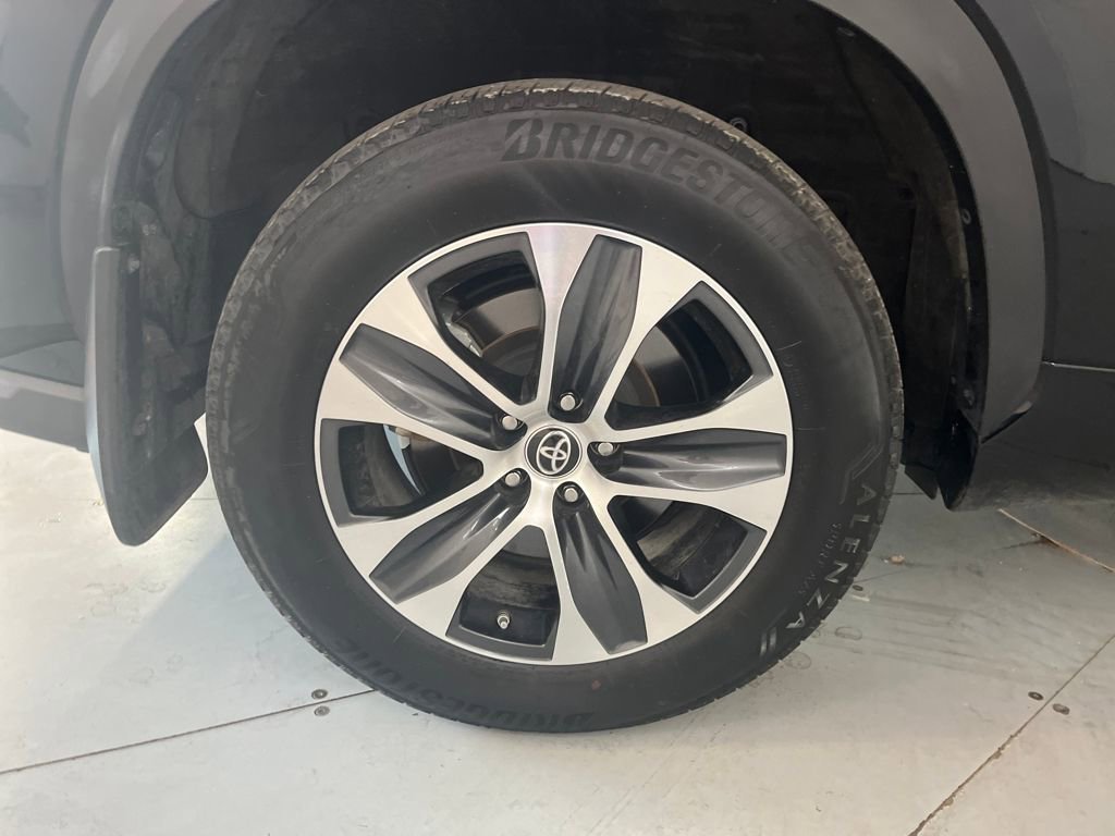 Used 2023 Toyota Highlander XSE image 17