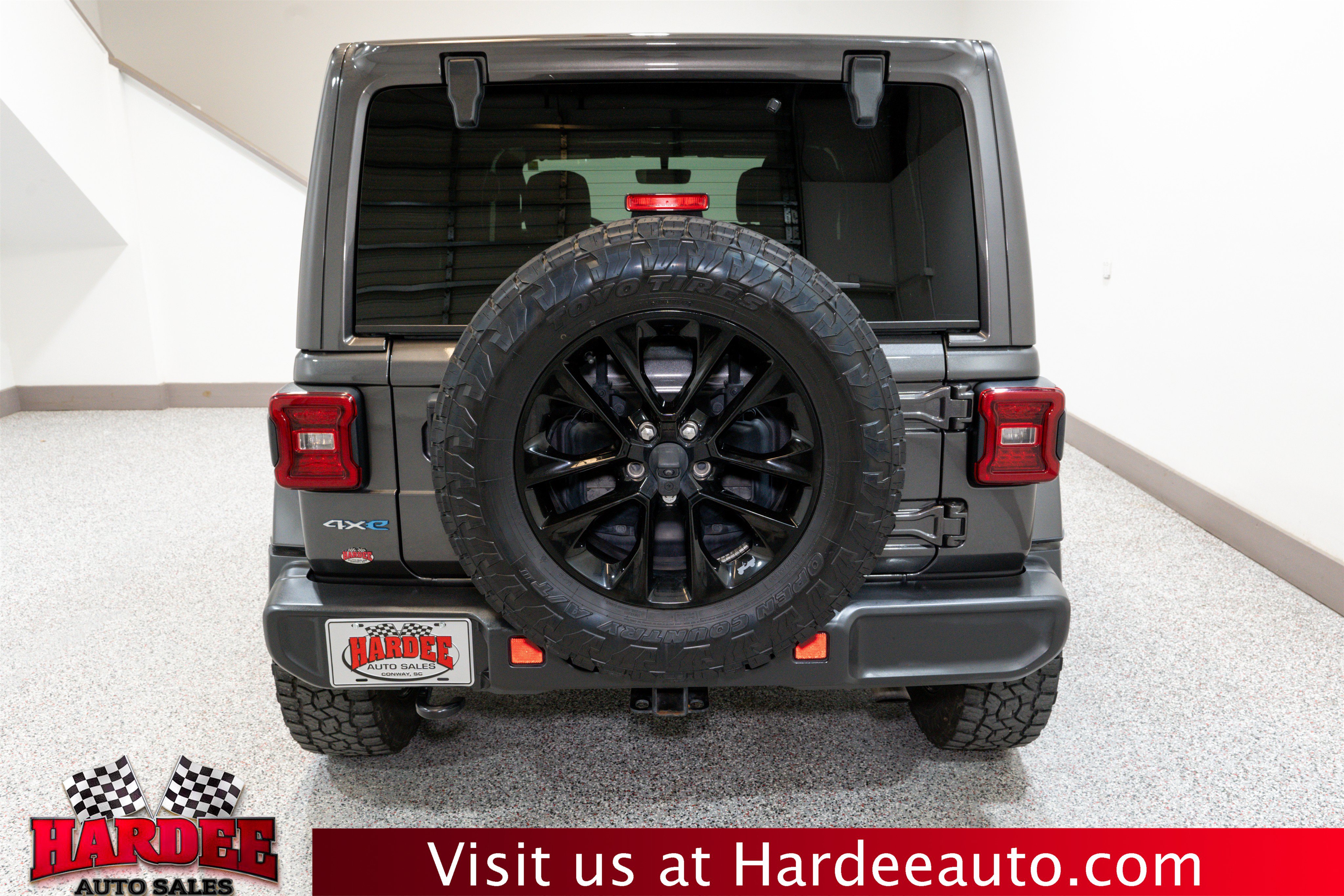 Used 2021 Jeep Wrangler Unlimited Sahara w/ Cold Weather Group AWD/4WD image 4