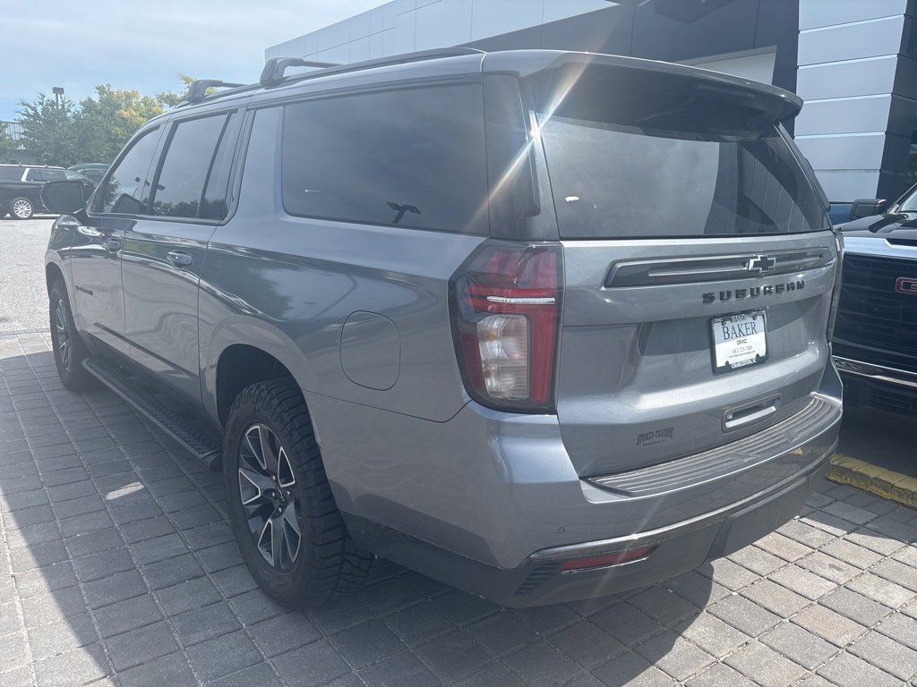 Used 2022 Chevrolet Suburban Z71 image 3