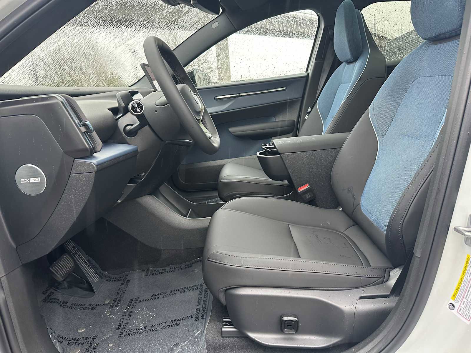 New 2026 Volvo EX30 Plus w/ Protection Package Premier AWD/4WD image 19