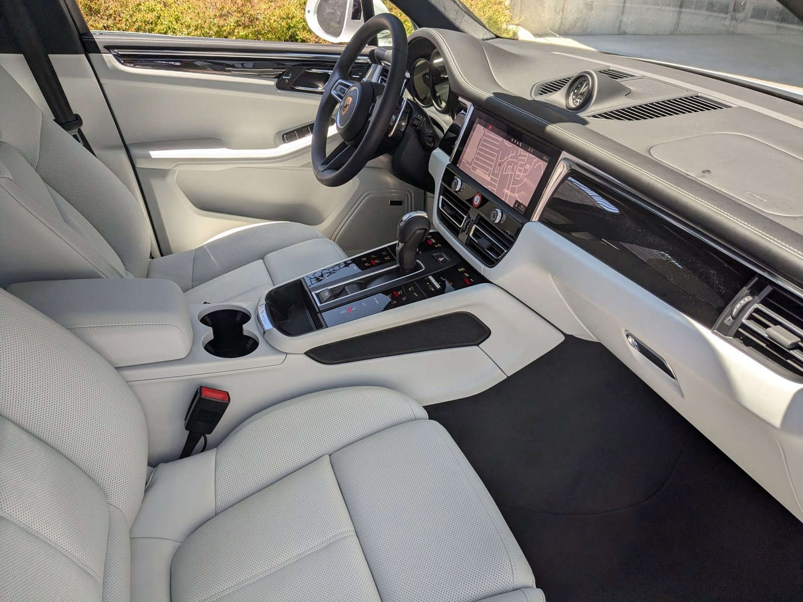 New 2026 Porsche Macan AWD/4WD image 27