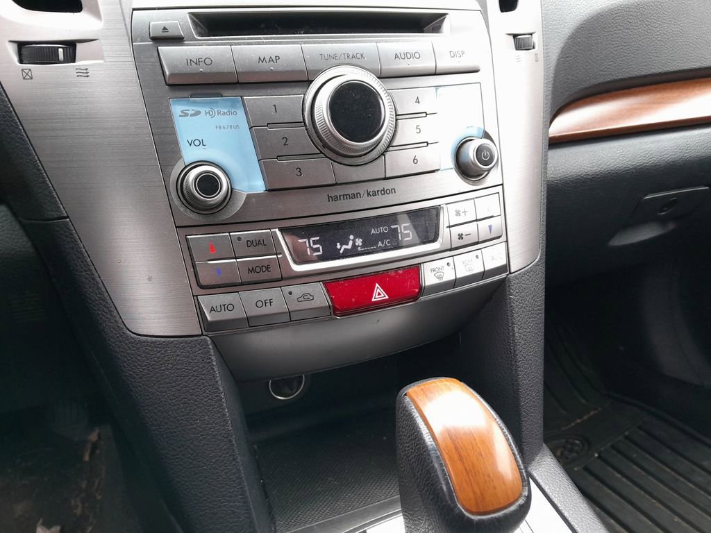 Used 2013 Subaru Outback 3.6R Limited image 25