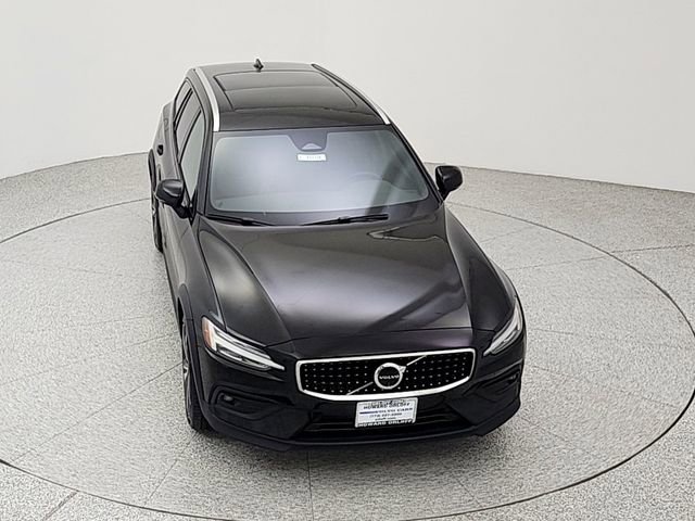 Used 2025 Volvo V60 B5 Cross Country Plus AWD/4WD image 14