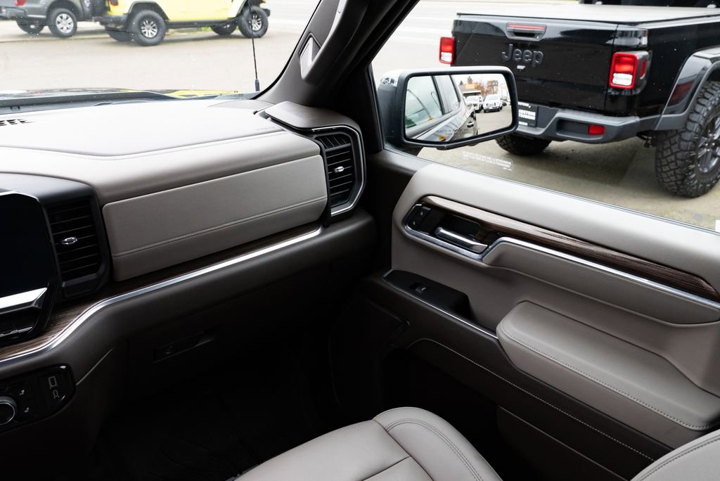 Used 2023 Chevrolet Silverado 1500 LT w/ Leather Package image 10