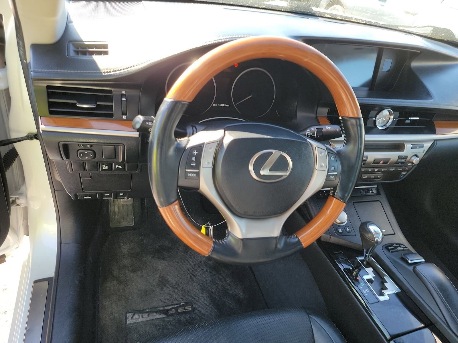 Used 2013 Lexus ES 300h w/ Luxury Pkg image 12