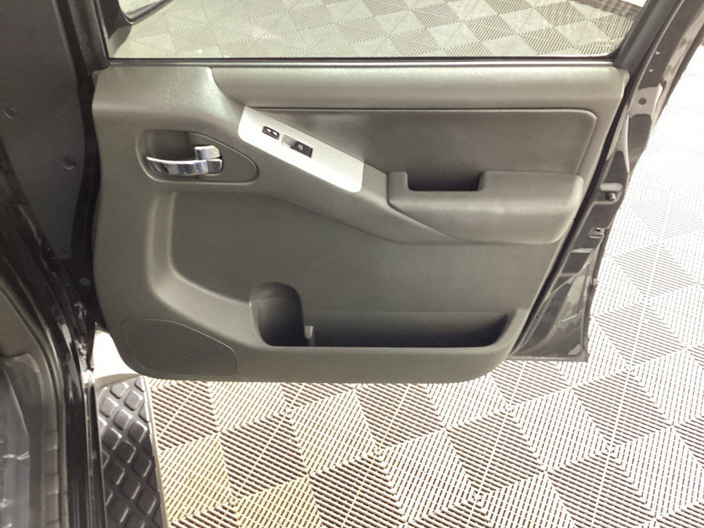 Used 2012 Nissan Pathfinder Silver w/ Protection Pkg AWD/4WD image 10