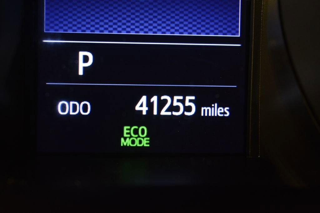 Used 2020 Toyota C-HR LE image 21