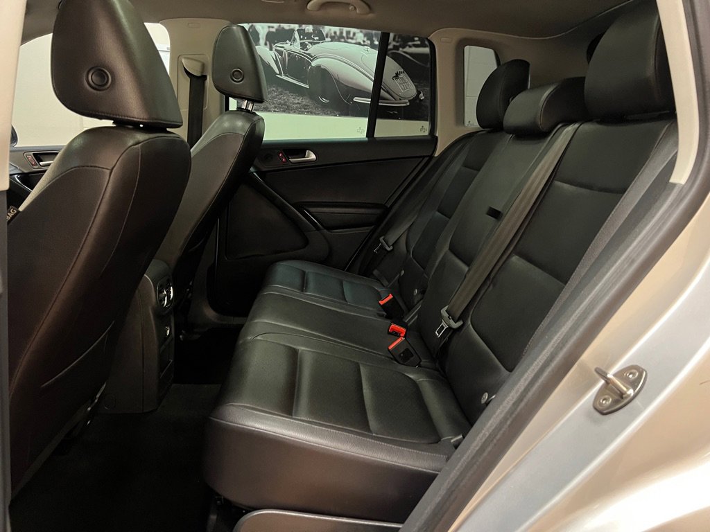 Used 2016 Volkswagen Tiguan SE image 33