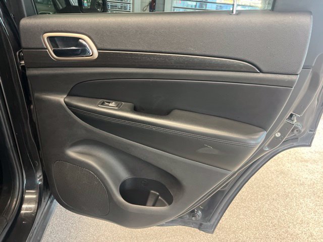 Used 2015 Jeep Grand Cherokee Laredo w/ Quick Order Package 23E RWD image 12