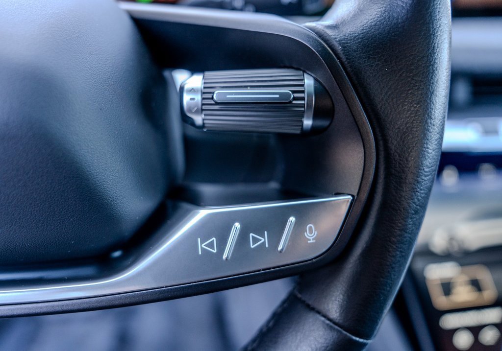 Used 2024 Lucid Air Touring image 7