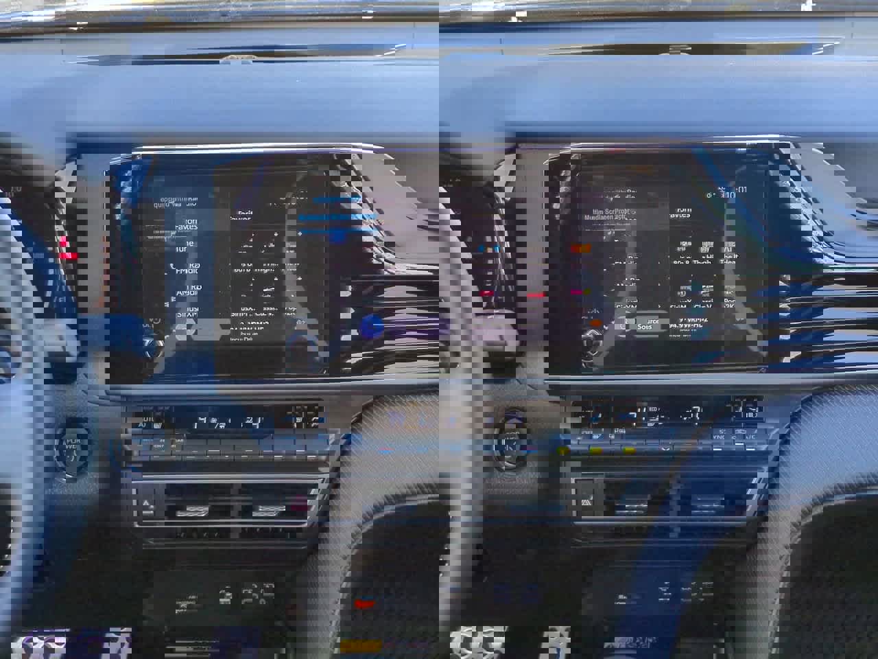 Used 2026 Toyota Camry SE w/ Convenience Package FWD image 17