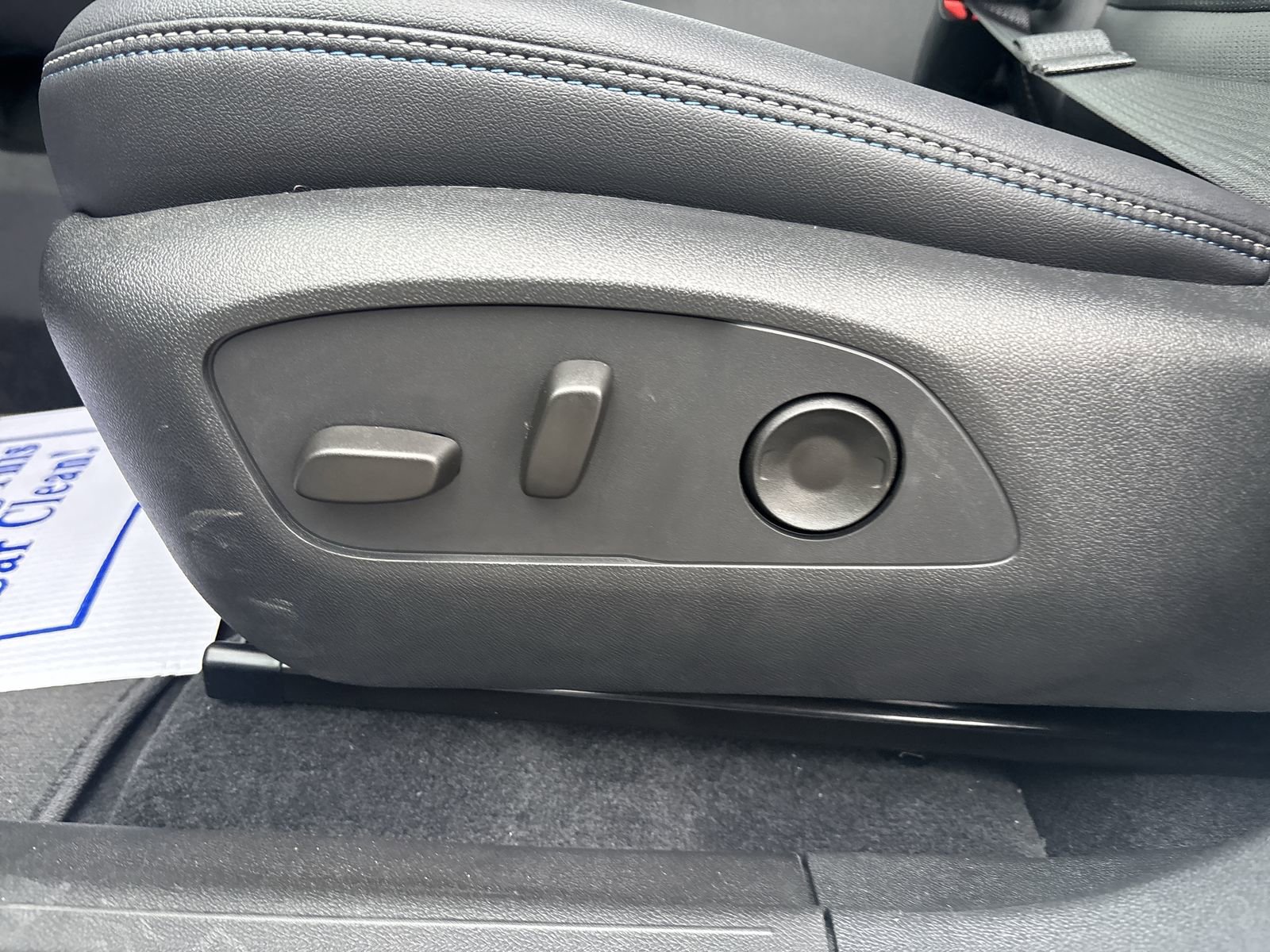 New 2026 Chevrolet Equinox EV LT image 15