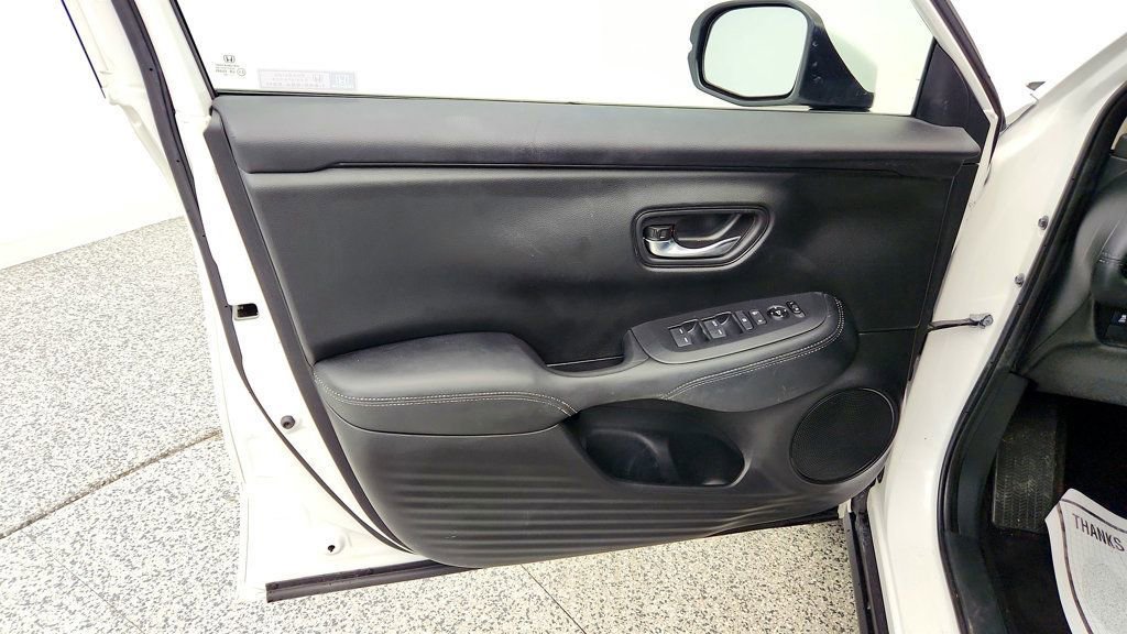 Used 2023 Honda HR-V LX image 10