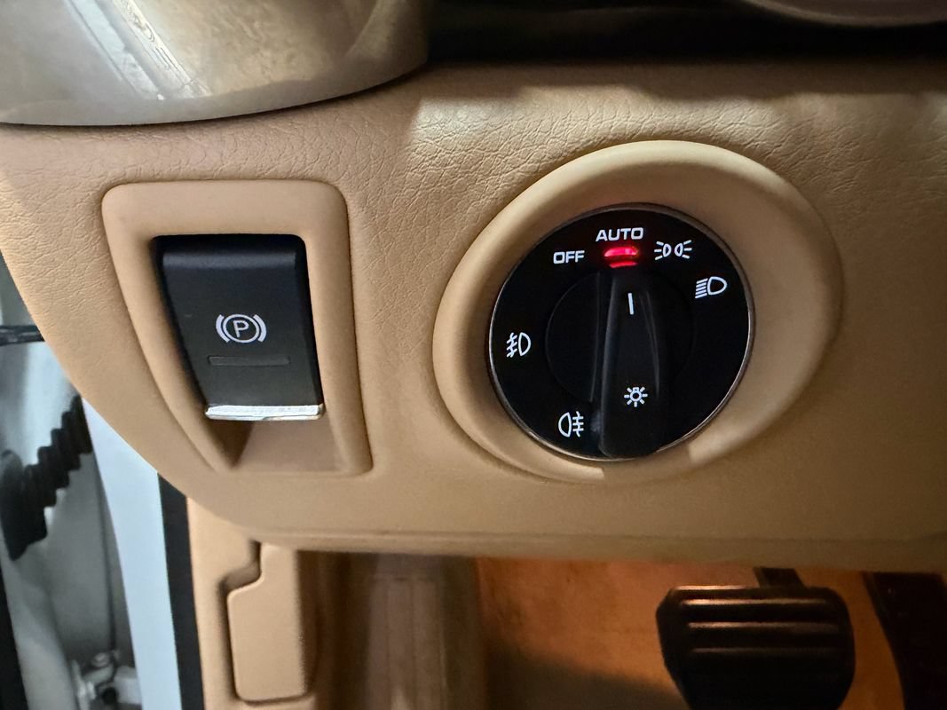 Used 2014 Porsche Cayenne Diesel AWD/4WD image 14