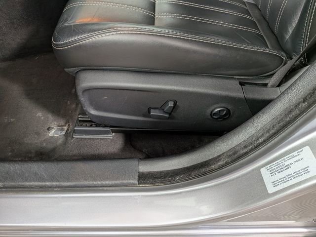 Used 2017 Chrysler 300 S AWD/4WD image 15