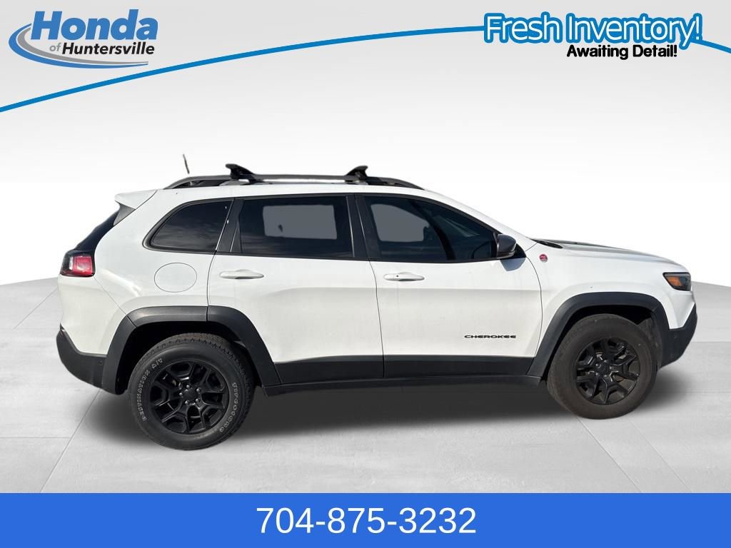 Used 2019 Jeep Cherokee Trailhawk image 9