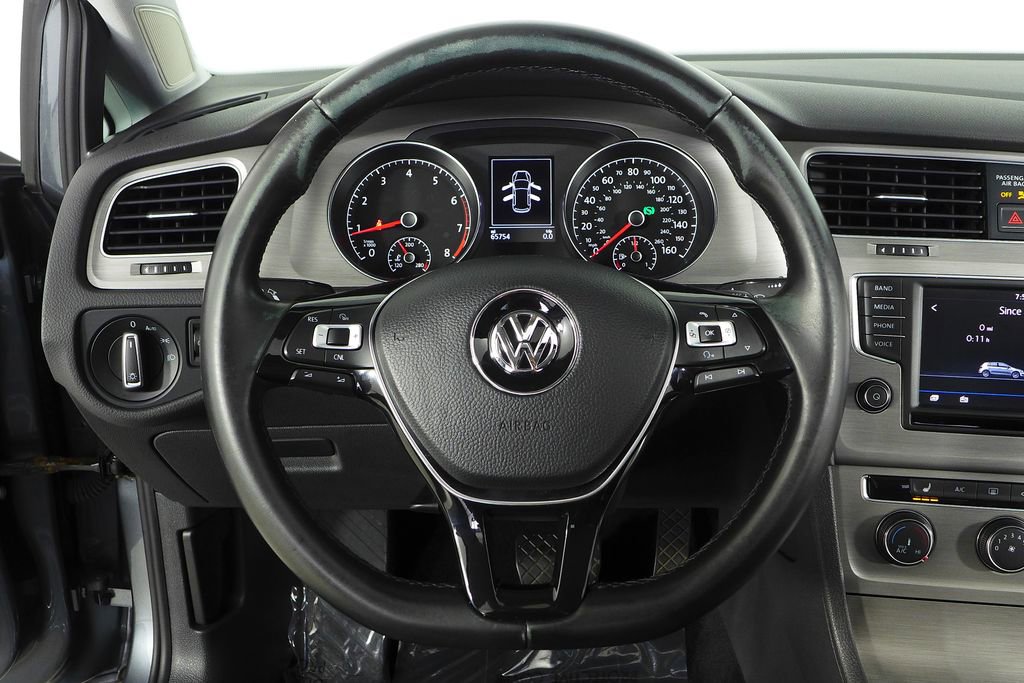 Used 2017 Volkswagen Golf S image 27