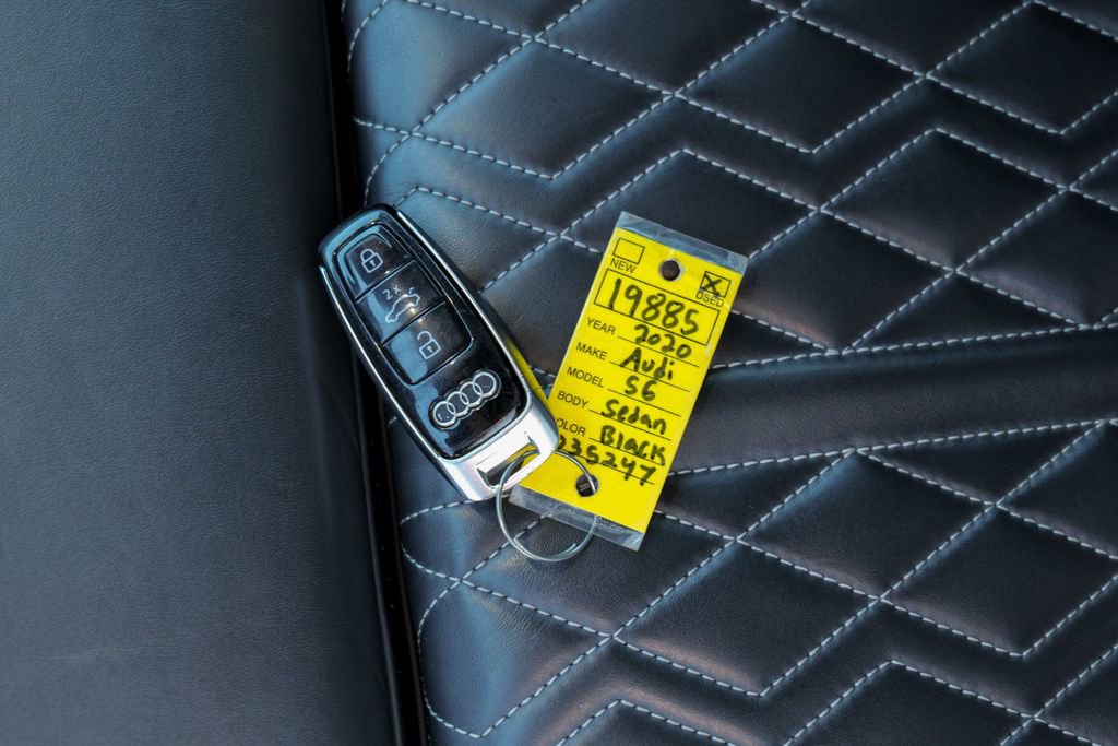 Used 2020 Audi S6 Premium Plus w/ S Sport Package image 57