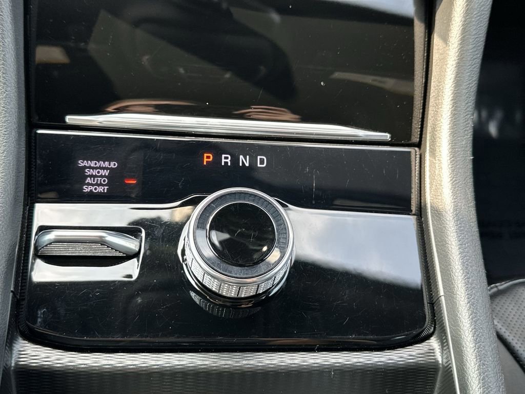 Used 2024 Jeep Grand Cherokee L Limited w/ Luxury Tech Group II image 16