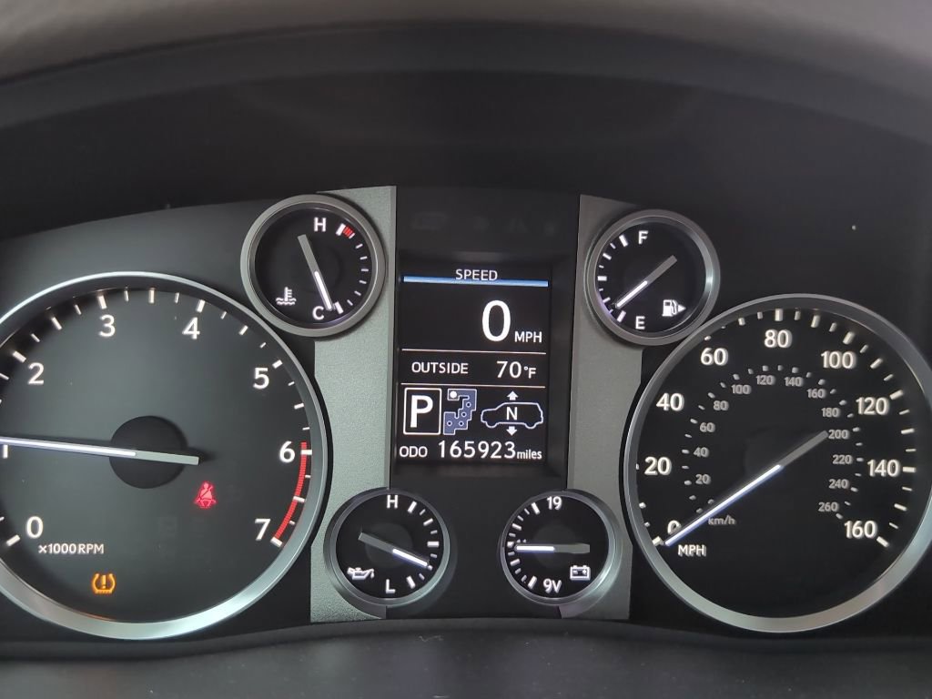 Used 2013 Lexus LX 570 4WD w/ Luxury Pkg image 14