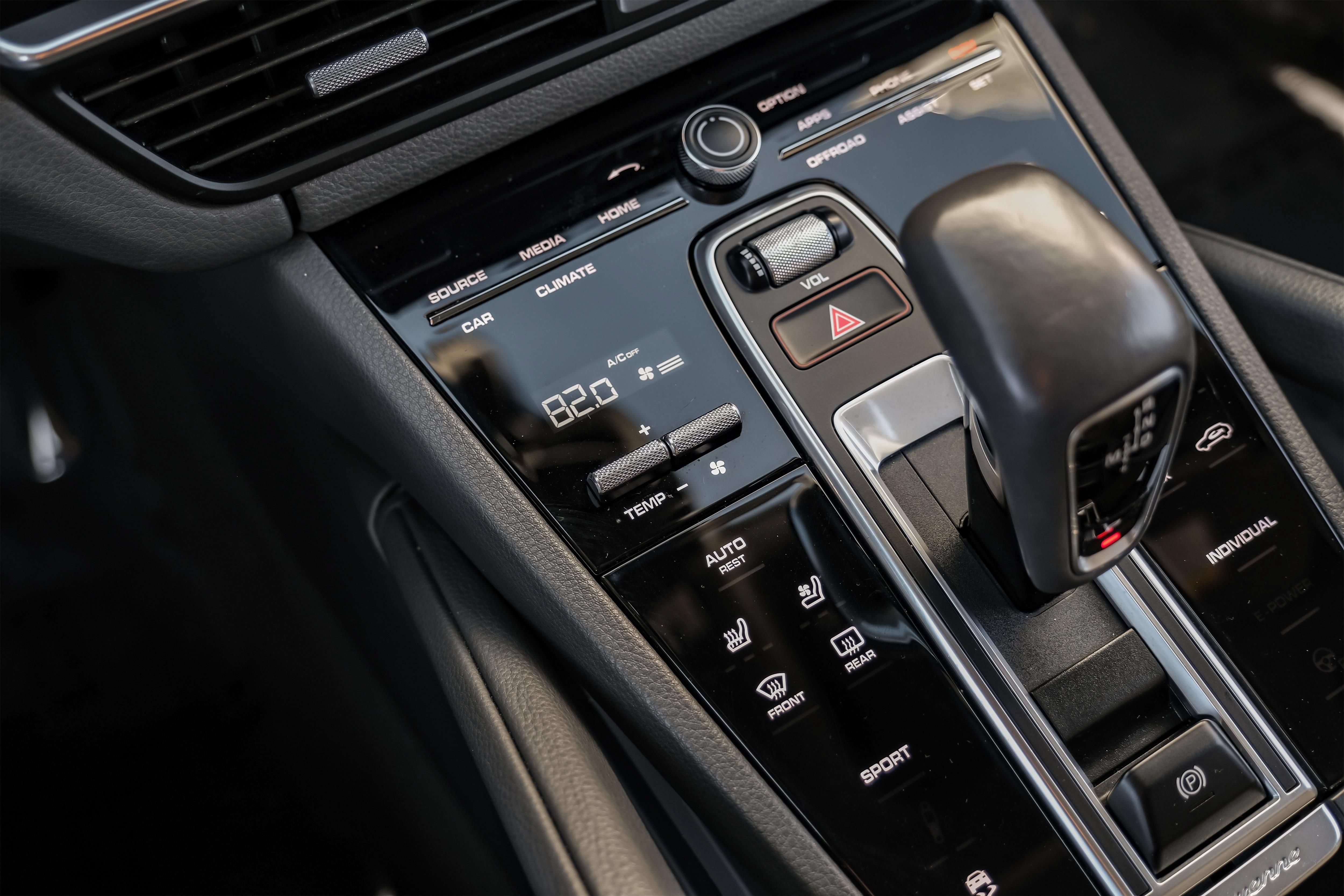 Used 2019 Porsche Cayenne AWD/4WD image 24
