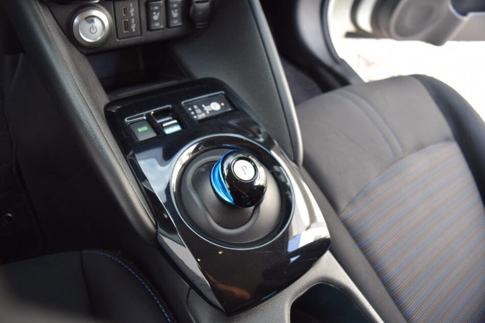 Used 2022 Nissan Leaf SV image 58