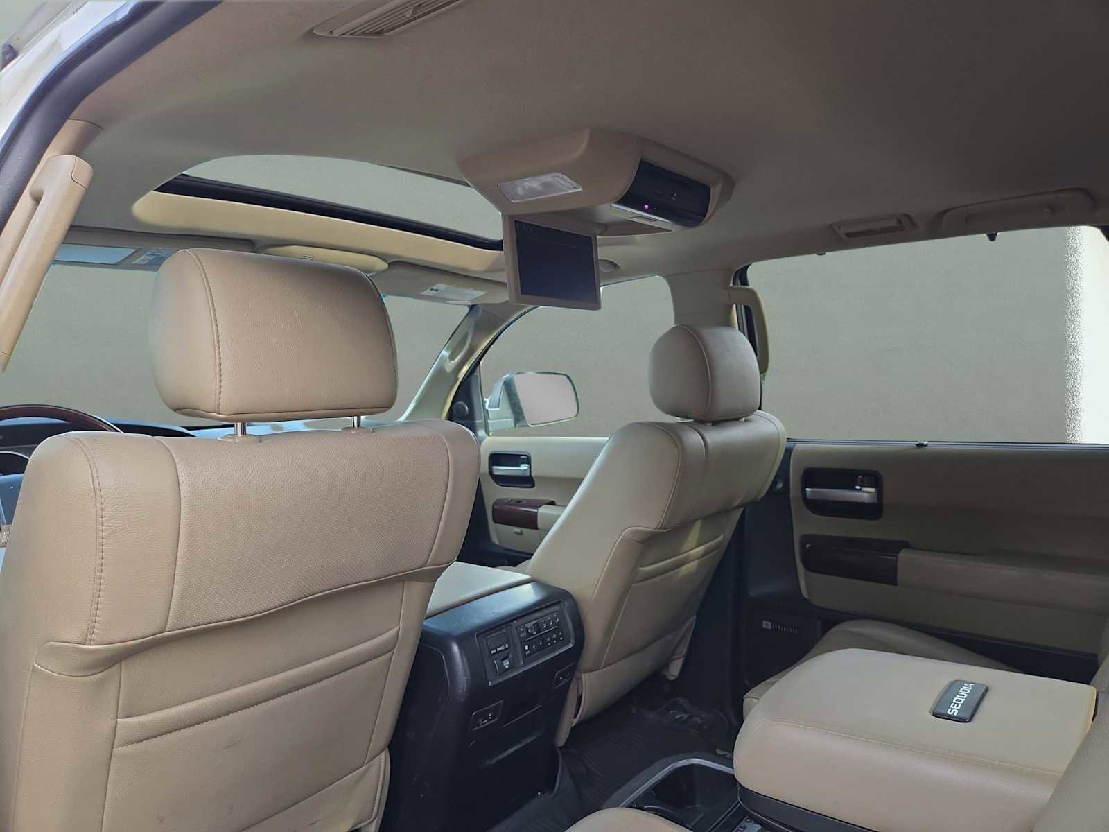 Used 2017 Toyota Sequoia Platinum AWD/4WD image 16