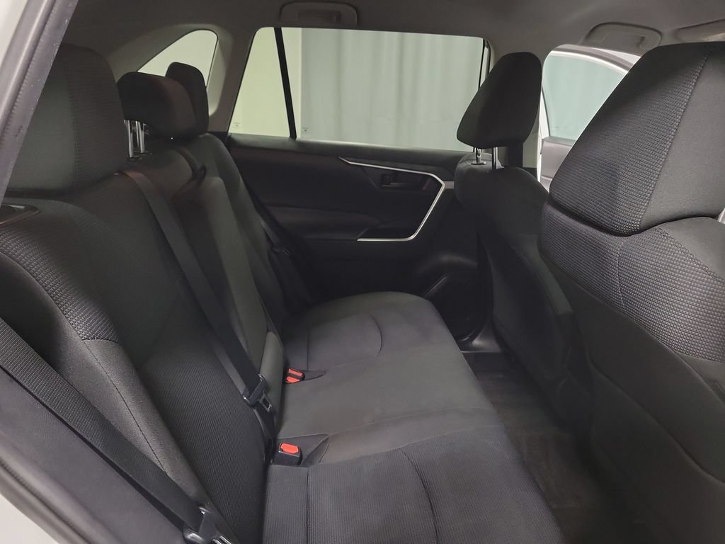 Used 2021 Toyota RAV4 LE AWD/4WD image 29